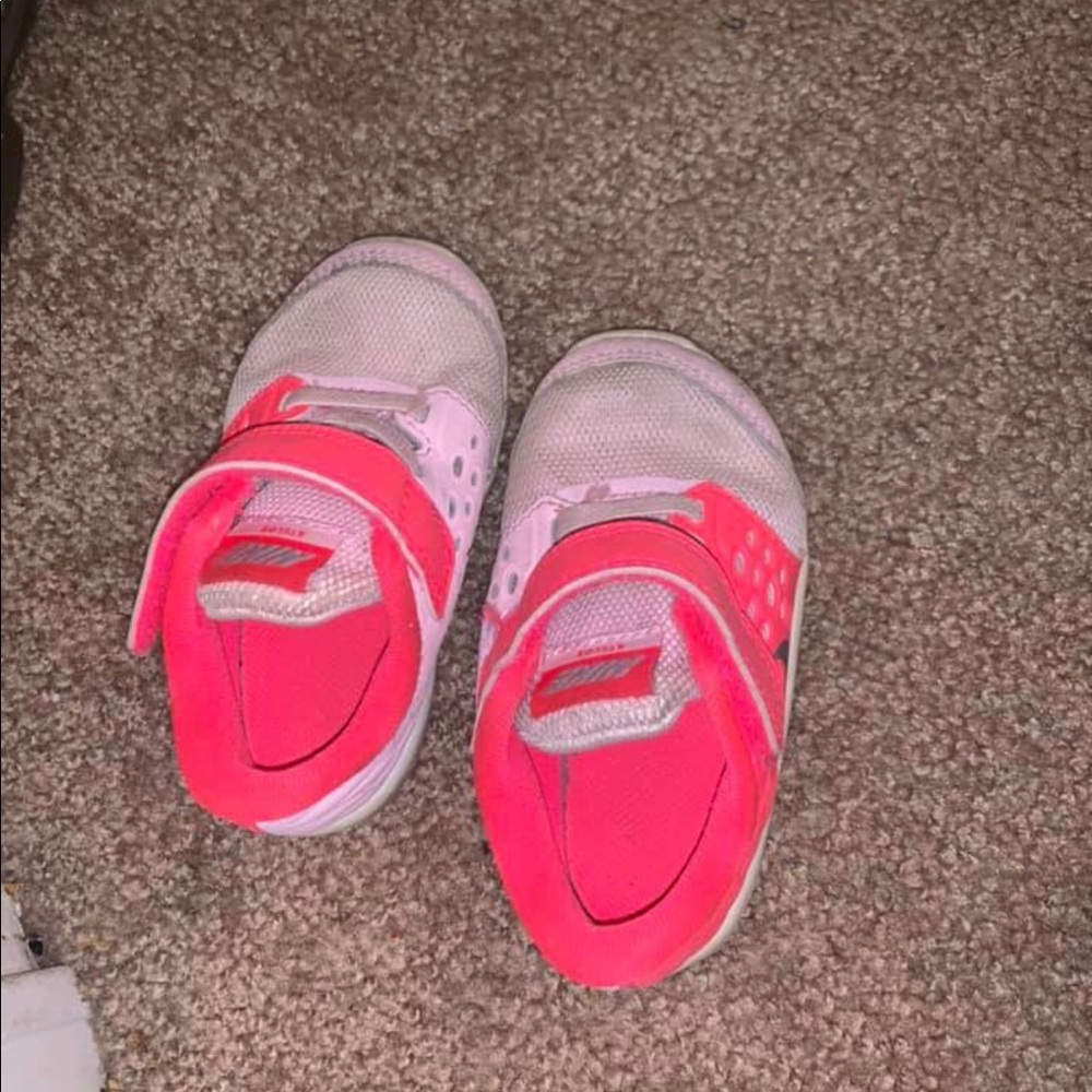 Pink nike